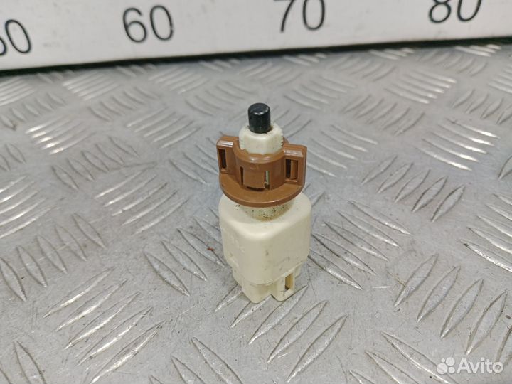 Б/У Датчик включения стопсигнала Toyota#001