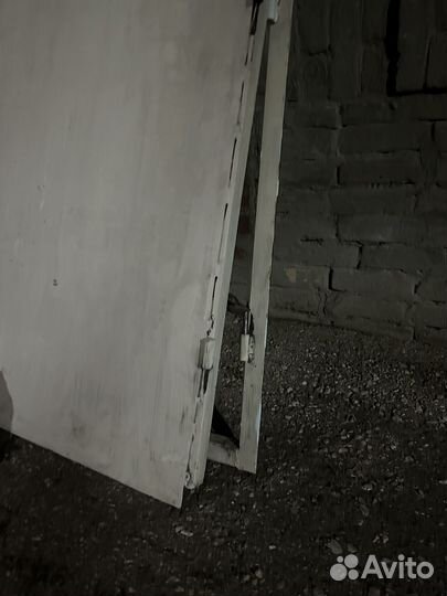 Дверь входная металлическая бу