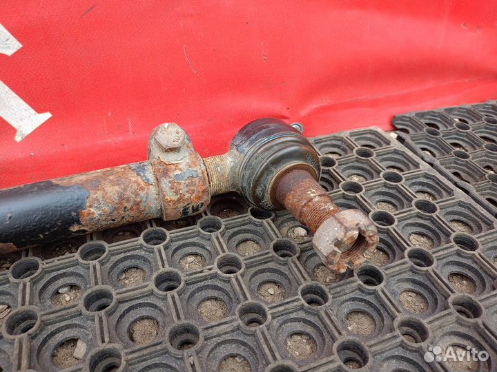 Тяга рулевая поперечная