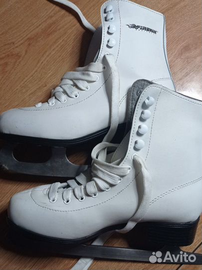 Коньки женские