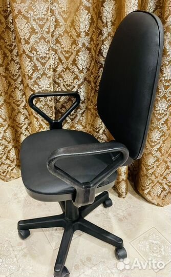 Компьютерное кресло