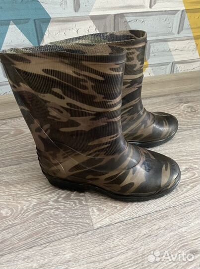 Резиновые сапоги