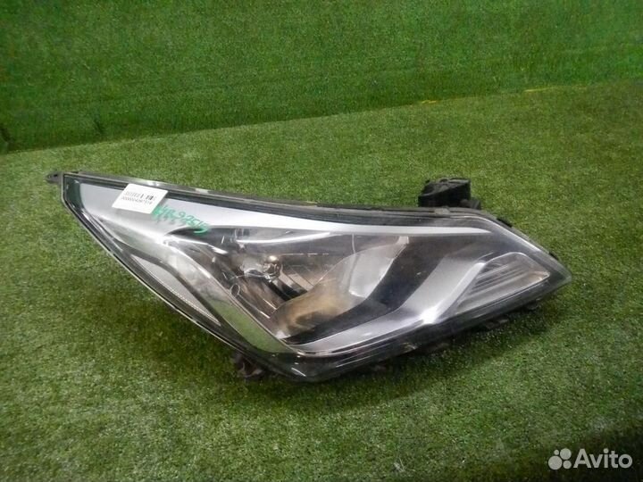Фара правая Hyundai Solaris