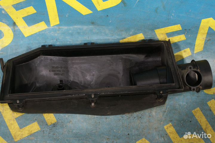 Корпус воздушного фильтра Mercedes-Benz W210