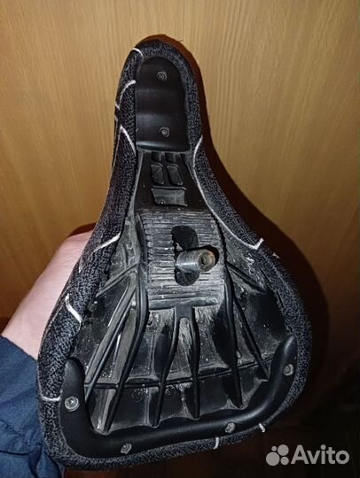 Седло Pivotal mid