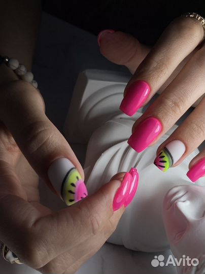 Модель на маникюр с покрытием гель лака Бесплатно