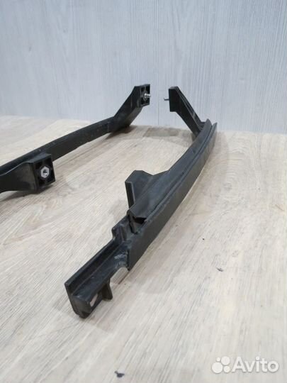 Направляющая заднего стекла двери Kia Rio 3