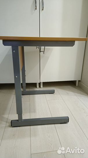 Школьный стол и стул б/у