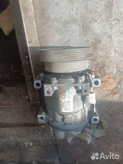 Компрессор кондиционера Renault Sandero 1 92600009