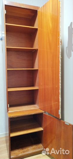 Шкаф коричневый бельевой