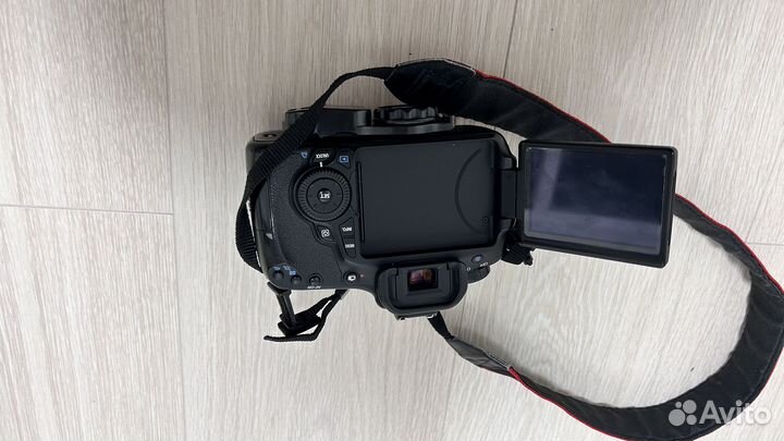 Зеркальный фотоаппарат canon 60 d