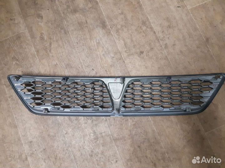 Решетка радиатора toyota vista