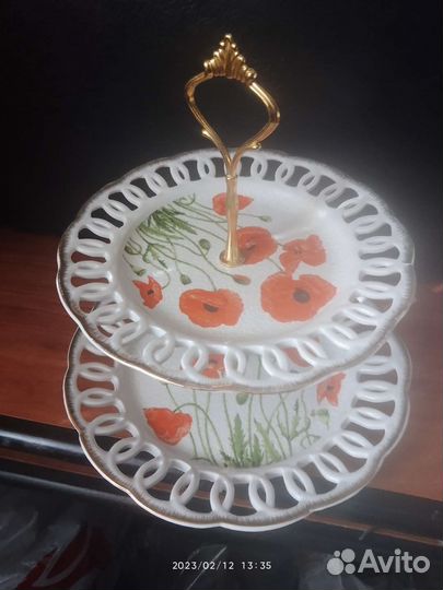 Двухярусная конфетница