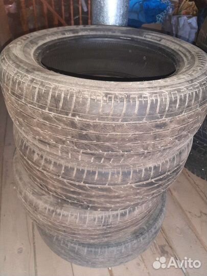 Bridgestone Dueler H/P Sport 215/60 R17 96H