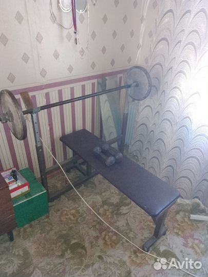 Штанга с лежаком и гантелями