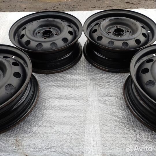 Диски ориг.Kia R14 4/100 ET 39 Dia 54.1