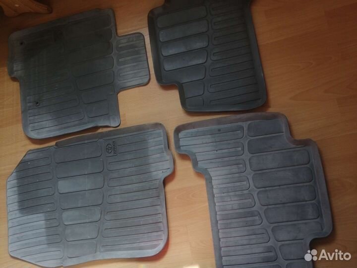 Автомобильные коврики резиновые Toyota