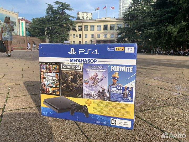 PlayStation 4 Slim 1Tb