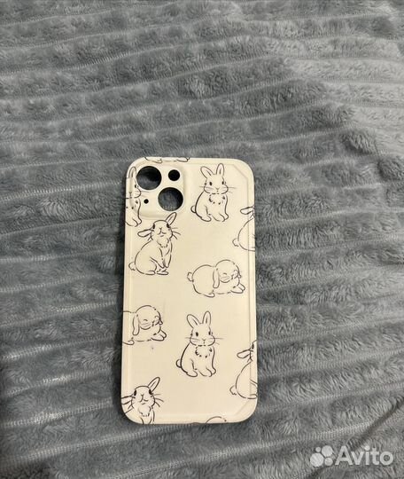 Чехлы на телефон iPhone 13