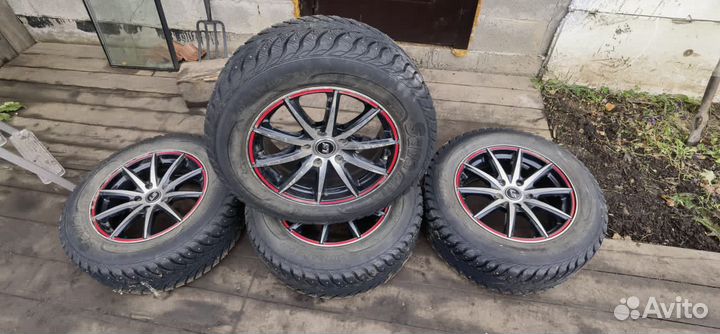 Sava Eskimo Stud 215/65 R16