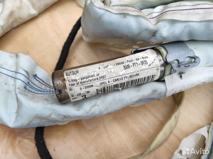 Шторка безопасности на Опель Астра Н GTC 3D