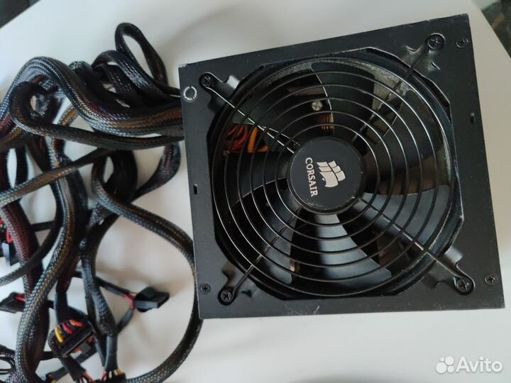 Блок питания Corsair CX750 на 750 Вт