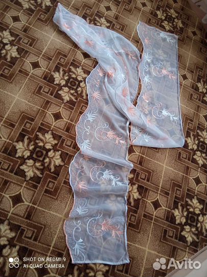 Ламбрекен с вышивкой