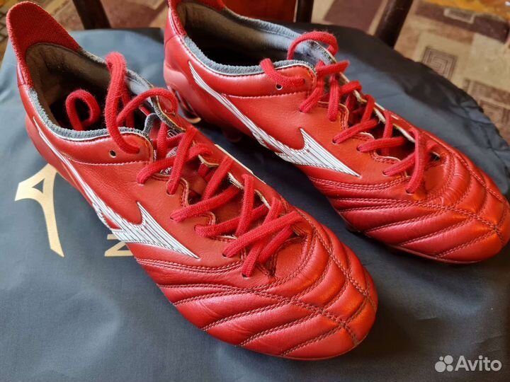 Футбольные бутсы