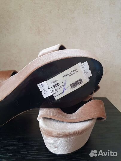 Босоножки новые 38