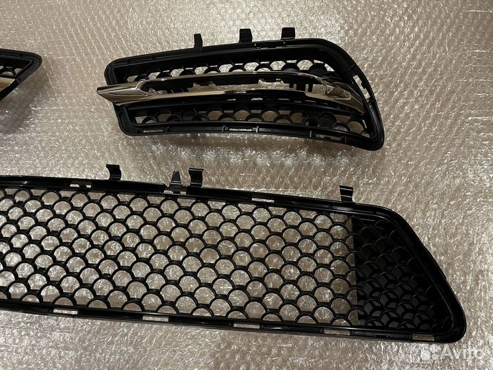 Комплект решеток бампера Mercedes W212 AMG дорест