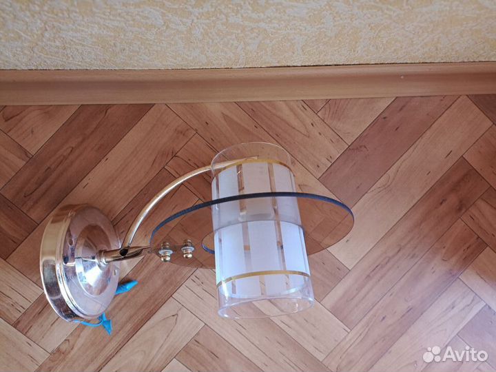 Бра (настенный светильник для дома, дачи)