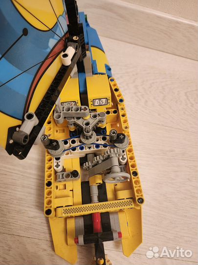 Lego Technic 42074 Гоночная яхта