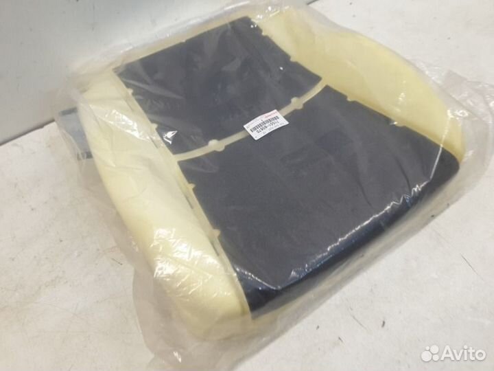 Подушка сиденья передняя правая Toyota Land