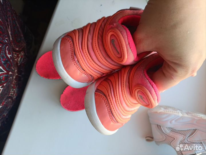 Кроссовки для девочки