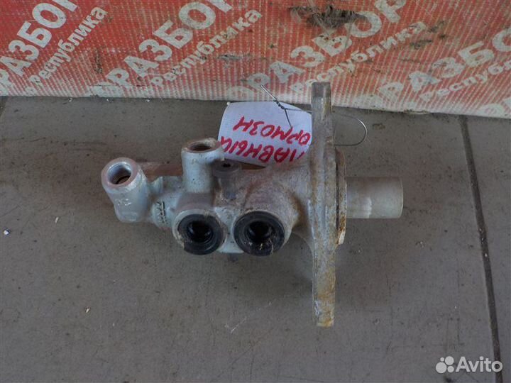 Главный тормозной цилиндр Renault Sandero 2 2018