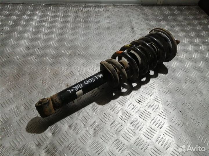 Стойка подвески передняя правая Mitsubishi L 200