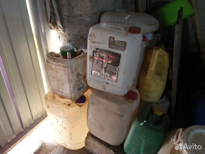 Канистры металлические 20 литров