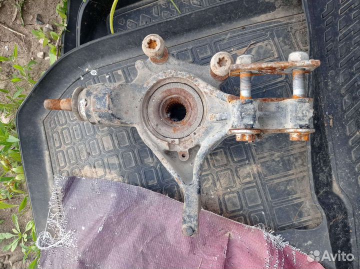 Peugeot 308 кулак правый поворотный