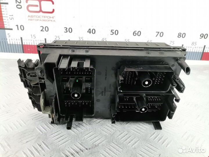 Блок предохранителей Opel Astra H/Family рест