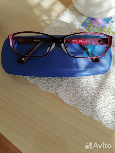 Очки в красивой оправе для компьютера