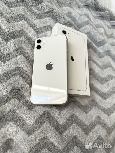 Телефон iPhone 11