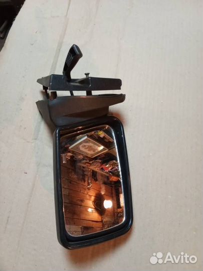 Зеркало заднего вида