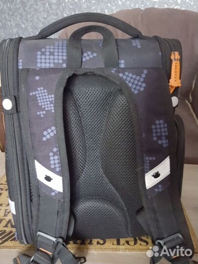 Продается школьный рюкзак