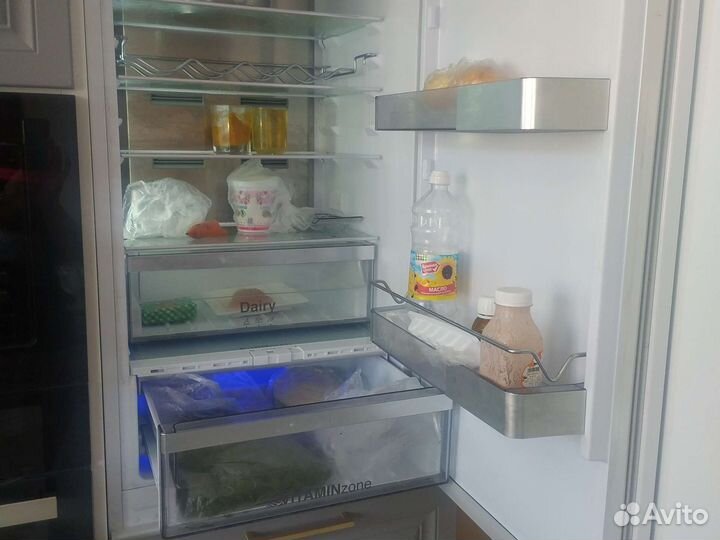 Холодильник встраиваемый