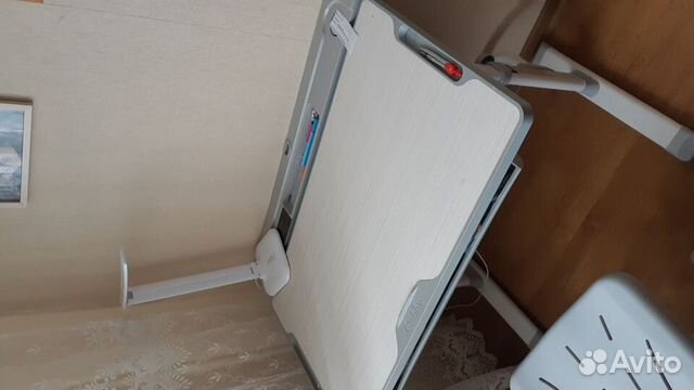 Школьная парта и стул