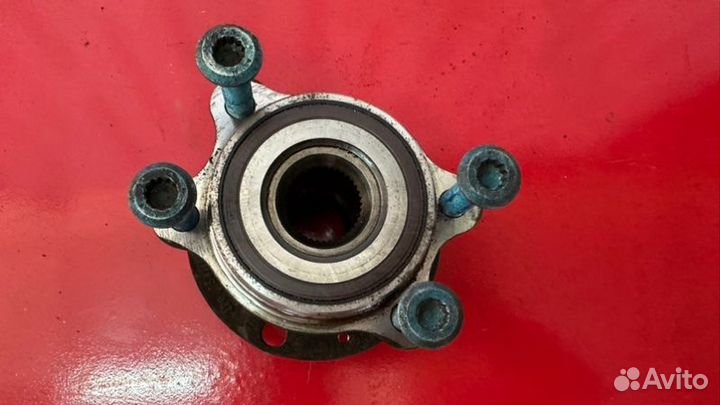 Ступица задняя левая Audi A6 C6 2.8 ccea 2010