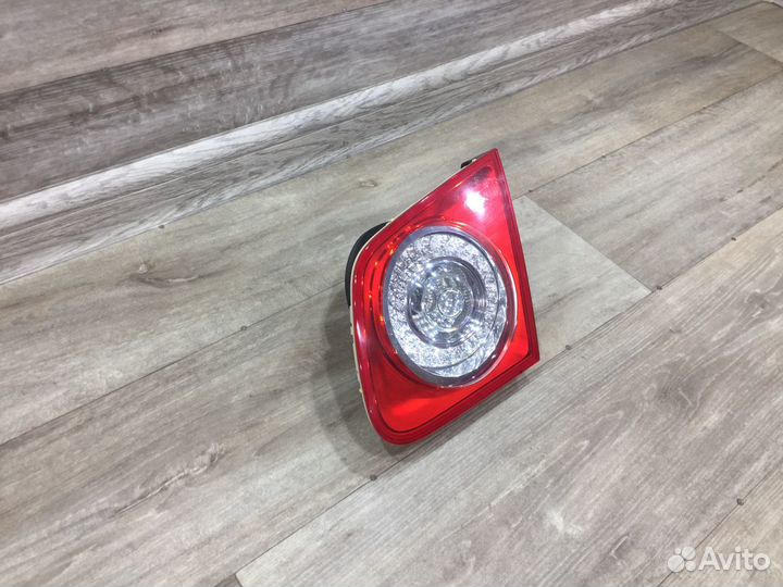Фонарь задний правый внутренний Jetta 5 2005-2011
