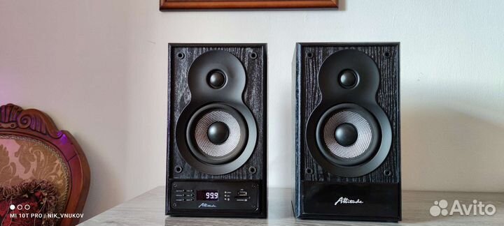 Колонки Hi-Fi полочные активные UNI BBT