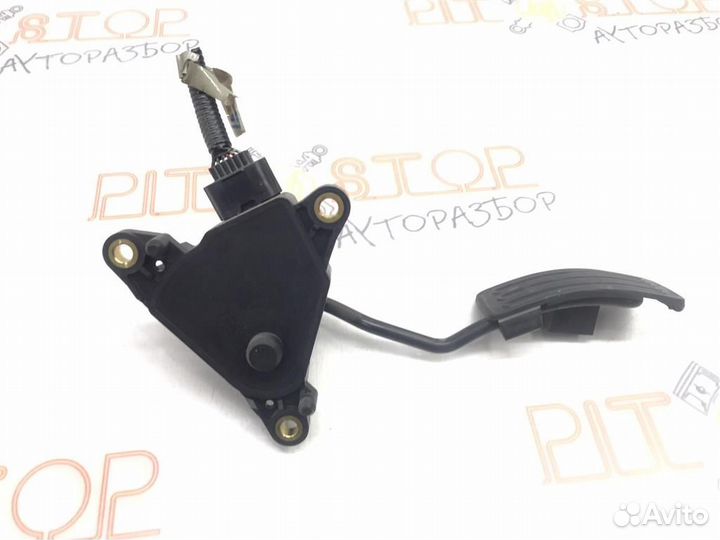 Педаль газа Nissan Qashqai (J10) 2006 - 2010