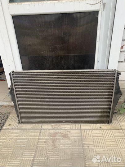 Радиатор интеркулера Вольво хс90